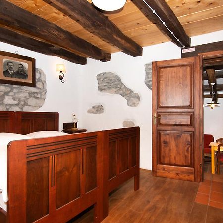 Apartments Valentinus 1800 Sežana Extérieur photo
