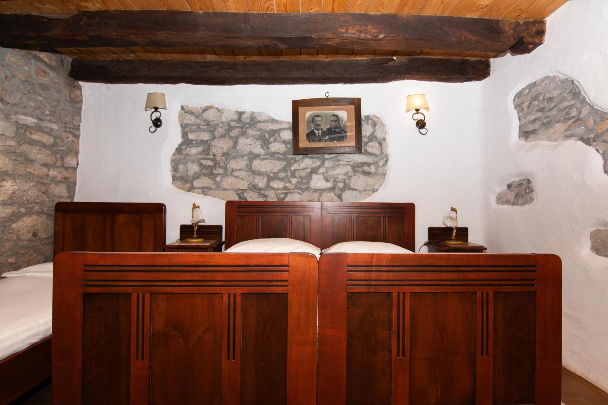 Apartments Valentinus 1800 Sežana Extérieur photo