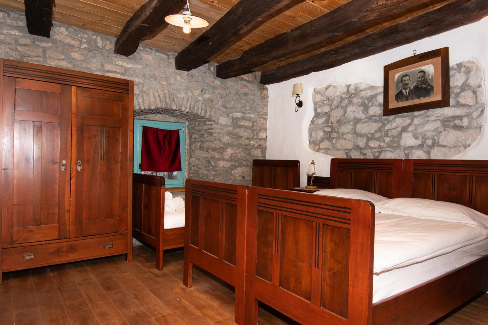 Apartments Valentinus 1800 Sežana Extérieur photo