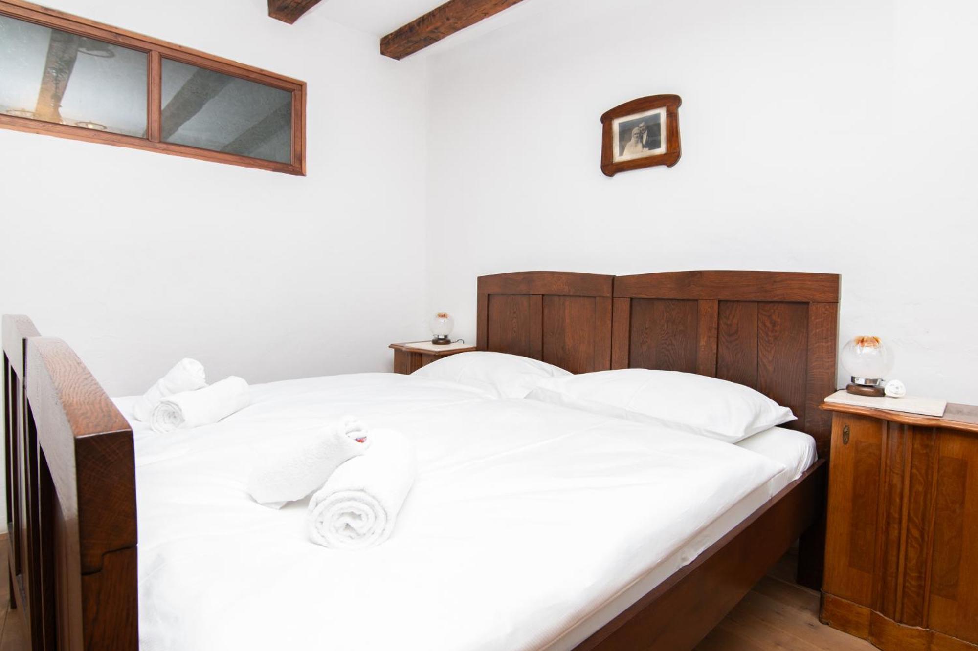 Apartments Valentinus 1800 Sežana Extérieur photo