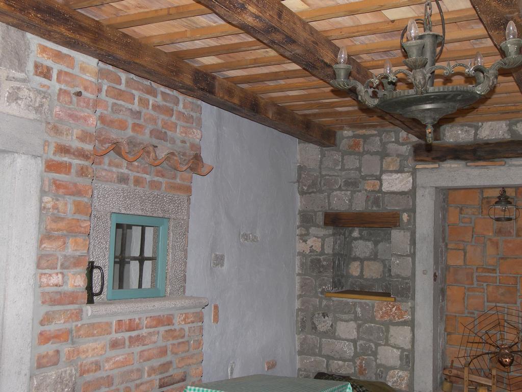 Apartments Valentinus 1800 Sežana Extérieur photo