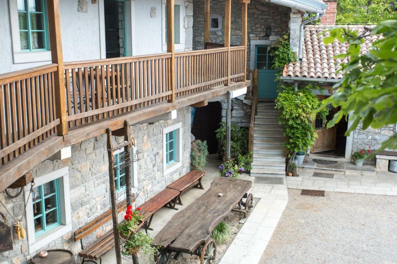 Apartments Valentinus 1800 Sežana Extérieur photo